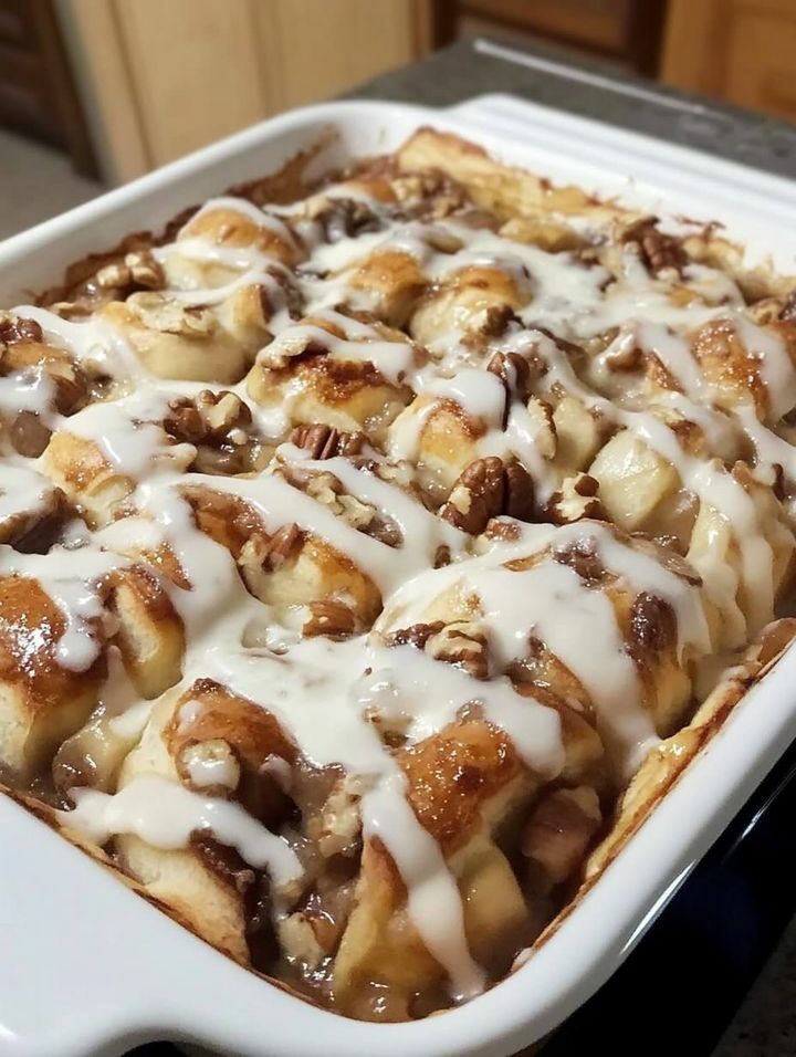 Apple Cinnamon Roll Bake